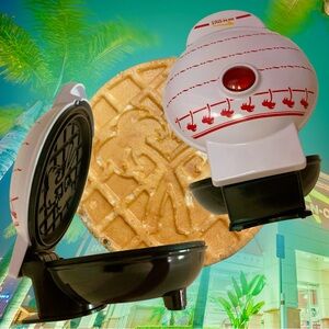 In-N-Out Burger Waffle Maker (Limited Edition)